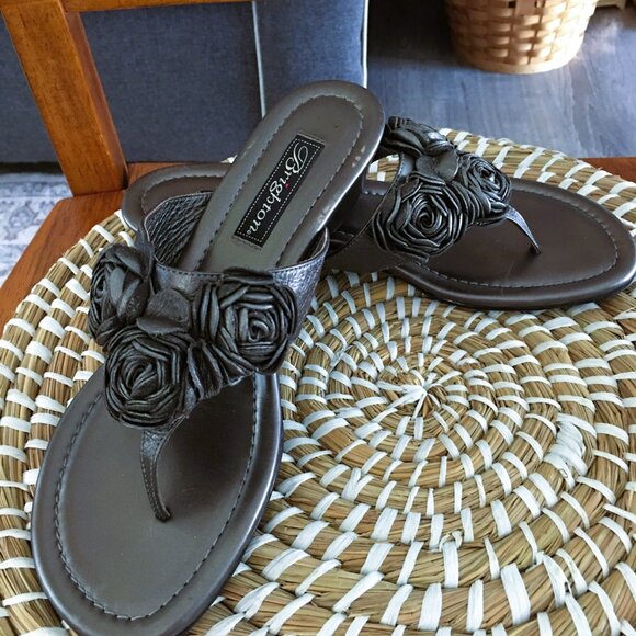 Brighton Laurel Sandals Sz 8 Floral Thong Sandals Pewter Leather - Picture 2 of 6